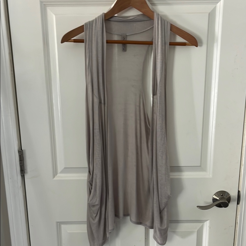 Gray lightweight Sleeveless vest wrap Tunic size medium by final touch